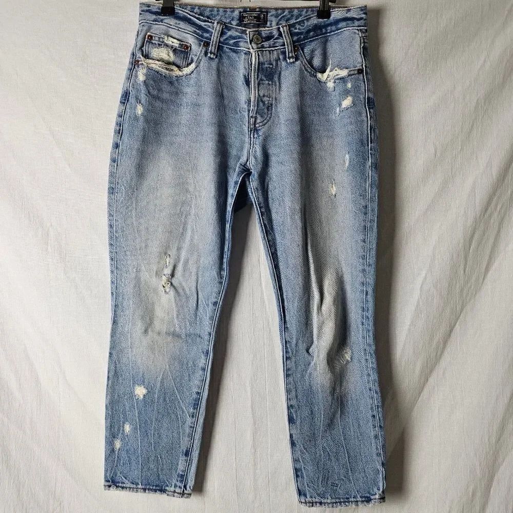 Abercrombie & Fitch Ames Low Rise Slim Boyfriend Jeans in Light Wash Size 26s